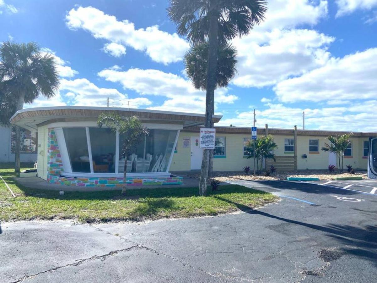 Pineapple Shores Retro Motel 9 Daytona Beach Exterior foto